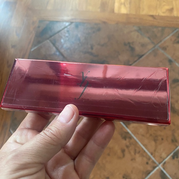 YBF Posh and Portable neutral eye shadow palette cream tan brown gray gold nib - Picture 2 of 2